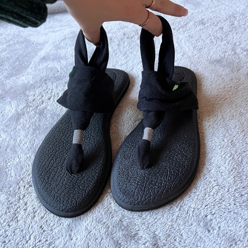 Black Sandals. Wrap up fabric. Size 8